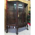 EXQUISITE SOLID IMBUIA CURVED GLASS ANTIQUE SHOWCASE WITH STUNNING DETAIL! MAGNIFICENT FURNITURE!!!