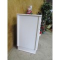 A GORGEOUS VINTAGE WHITE CHEST OF DRAWER FOUR DRAWERS - STUNNING FURNITURE