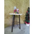 A MAGNIFICENT OCCASIONAL OR SIDE TABLE WITH DARK STAINED LEGS AND CRISP WHITE TOP