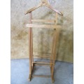 AN EXQUISITE SIMPLE BUT EFFECTIVE 'WALD WOOD PRODUCT DUMB VALET CLOTHING STAND IN GREAT CONDITION!!!