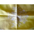 WOW A GORGEOUS VINTAGE LIGHT YELLOW EMBODIED TRAY CLOTH