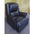 A EXQUISITE BBROWN LEATHER LAZY BOY/ RECLINER - QUALITY FURNITURE -