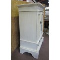 WOW A EXQUISITE LARGE CUPBOARD WITH STUNNING SLATTED DOORS AN DRAWER - STATEMENT PIECE