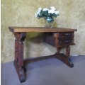 A MARVELOUS VINTAGE SOLLID WOOD DESK WITH STUNNING DETAIL FEATURES TWO DRAWERS