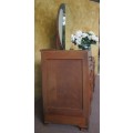 A STUNNING VINTAGE DRESSING TABLE LOVE THE ROUND MIRROR DIFFERENT FROM OTHER VINTAGE DRESSING TABEL