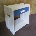 A MARVELOUS CHALK PAINTED BEDSIDE CABINET WITH ONE DRAWER TRENDY/STATEMENT PIECE