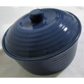 A FANTASTIC DARK BLUE LARGE SERVING DISH WITH A LID - SURE IT IS OVEN PROOF