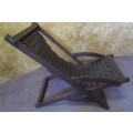 WOW A A LOVLEY LARGE WOODEN LOUNGER CHAIR WITH WEAVED BLOCKS FOR THE SEAT