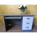 SETTING UP A NEW OFFICE? LOVLEY CHALK PAINTED DESK