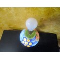 A GORGEOUS CERAMIC TABLE LAMP WITH MOST BEAUTIFUL COLORS IN WORKING CONDITION