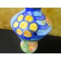 A GORGEOUS CERAMIC TABLE LAMP WITH MOST BEAUTIFUL COLORS IN WORKING CONDITION