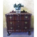A SPECTACULAR SOLID BALL & CLAW CHEST OF DRAWS WITH 3 DRAWS & MAGNIFICENT SOLID BRASS TRIMS!