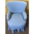 A MARVELOUS VINTAGE BUDOIR CHAIR FOR THAT SPECIAL CORNER FOR A STATEMENT PIECE