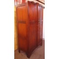 WOW ABSOLUTELY SPECTACULAR LARGE VINTAGE/ANTIQUE 2 DOOR WARDROBE