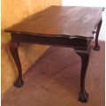 A TRULY SPECTACULAR ANTIQUE IMBUIA DINING ROOM TABLE WITH MAGNIFICENT OVERSIZED BALL AND CLAW LEGS