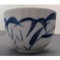 FOUR GORGEOUS CHINESE CUPS BEAUTIFUL CRISP WHITE STUNNING BLUE DESIGN