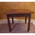 AN EXQUISITE ANTIQUE EXTENDABLE TABLE - 4 TO SIX SEATER - PERFECT FOR A SMALLER DINING ROOM