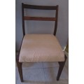 A FANTASTIC VINTAGE SOLID WOOD CHAIR
