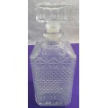 A STUNNING SQUARE VINTAGE GLASS WHISKEY OR BRANDY DECANTER - LOOK SO STYLISH