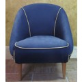 A MARVELOUS VINTAGE STYLE OCCASIONAL CHAIR WILL LOOK STUNNING IN NEW UPHOLSTERY