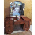 A STUNNING VINTAGE DRESSING TABLE
