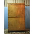 A STUNNING ANTIQUE WARDROBE - WITH LOTS OF CARM
