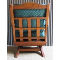 A LOVELY SOLLID WOOD VINTAGE ROCKING CHAIR