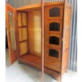 A STUNNING VINTAGE THREE DOOR CUPBOARD - WITH LOTS OF SPACE AND DRAWERS INSIDE