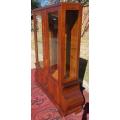 A MARVELOUS 1920'S ART DECO SHOW CASE WITH ONE GLASS SHELF