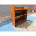 Cute Vintage Bookshelf perfect for a kids bedroom