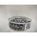 This vintage Imari lidded porcelain box is a lovely item for any traditional home decor and would ma