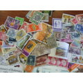 1000+ mix used world stamps