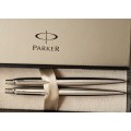 Genuine PARKER Silver Pen and Pencil set of 2- both still in Case-immaculate, fantastic bargain buy!