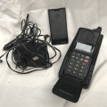 Vintage MOTOROLA Cellphone with charger extra battery