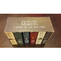 GAME OF THRONES 6 BOOK BOX SET (GEORGE R.R MARTIN) A SONG OF ICE AND FIRE