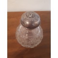 Hallmarked Silver Top Henry Matthews Birmingham Circa 1909 Cherub Crystal Perfume Bottle