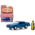 Greenlight Diecast Model Car Hobby Shop Chevy Chevrolet Monte Carlo SS 1984 + Vintage Gas Pump 1/64