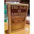 THE PAST IS ANOTHER COUNTRY - MARTIN MERIDITH