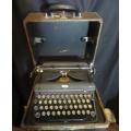 Vintage Royal Typewriter in Oringinal Case