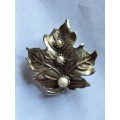 Hollywood Vintage Leaf Brooch with Pearls