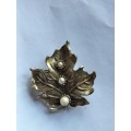 Hollywood Vintage Leaf Brooch with Pearls
