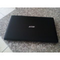 Acer Aspier 5750G - 15.6" - Intel Core i7-2630QM - 500GB HDD - 5GB RAM  - 2.6 GHz - HDMI