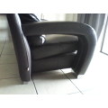 BELLA DUCCI 100% ORIGINAL ITALIAN BROWN LEATHER COUCH RELAILS FOR R15.999