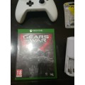 Xbox 1s Controller + Gears Of War Game + Battery Charger + Battery (BURGAIN)