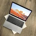 2017 Apple macbook pro 13 inch Retina Core i5 8GB RAM 256GB SSD Storage