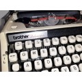 Vintage Brother Deluxe 800 Portable Typewriter in carry case