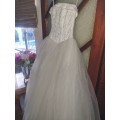 Beautiful Bride & Co Ivory Wedding Dress and Veil
