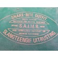 Vintage Snake-Bite Outfit with contents - Slangteengif - S.A.I.M.R.