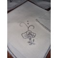 6 x Vintage Embroidered Fabric Napkins / Serviettes