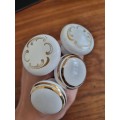 4 x Porcelain door knobs / cupboard knobs - Gold detail